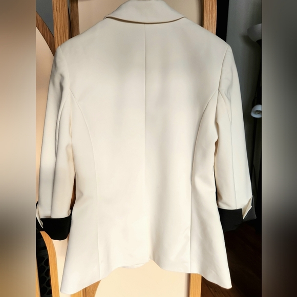 Le Chateau Single Button Fitted White & Black 3/4 Sleeve Faux Pocket size Small - Picture 2 of 12